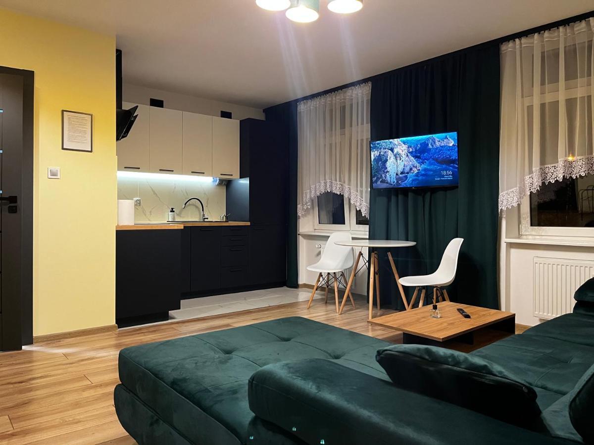 Komfortowy Apartament W Centrum Jaworzno Luaran gambar