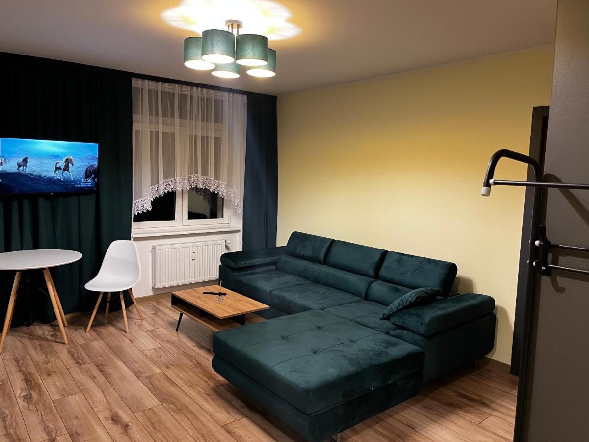 Komfortowy Apartament W Centrum Jaworzno Luaran gambar